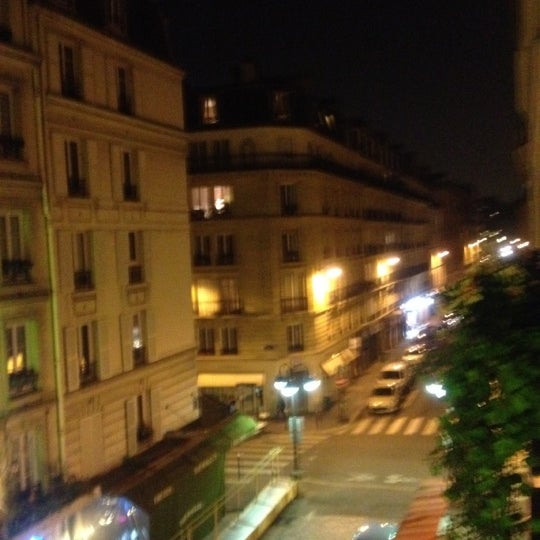 รูปภาพถ่ายที่ Grand Hôtel Lévêque โดย Ian B. เมื่อ 3/12/2012