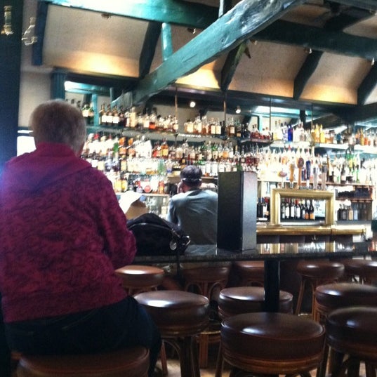 Снимок сделан в Scott&#39;s Bar And Grill пользователем Kristi L. 5/30/2012