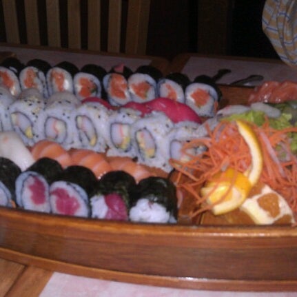 Photo taken at Sakura Sushi Japanese Restaurant by Tom G. on 9/1/2012