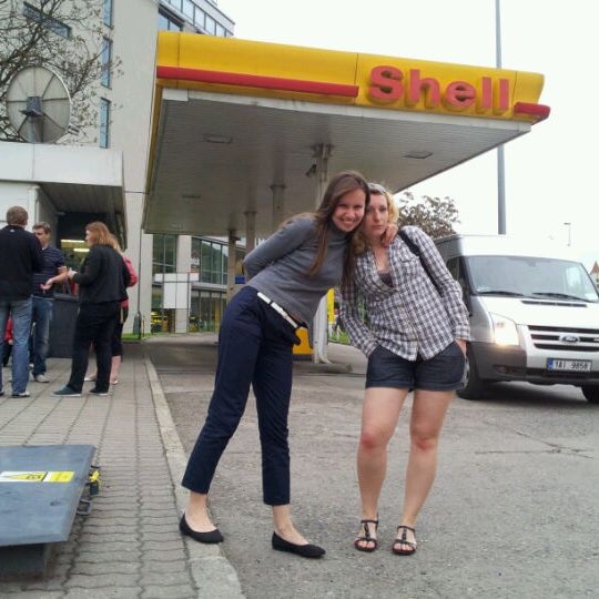 Foto scattata a Shell da Max V. il 5/5/2012