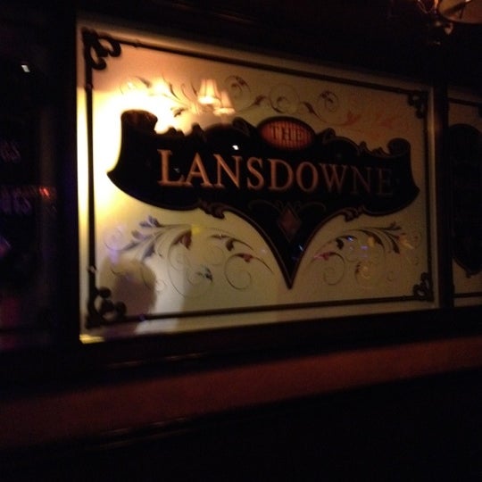 Photo prise au The Lansdowne Pub par Ro S. le7/2/2012