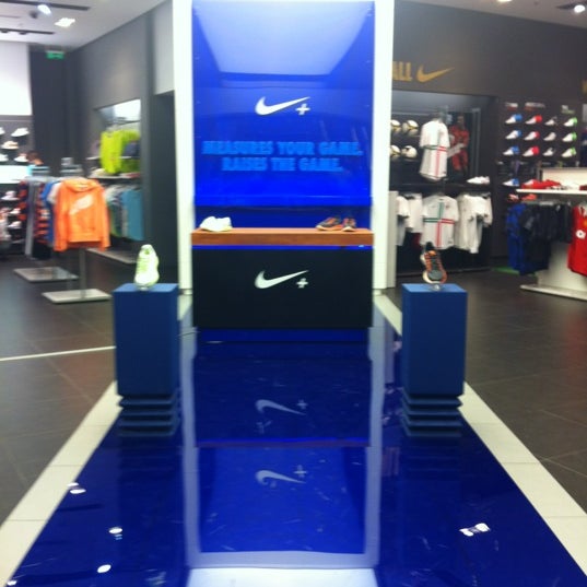 nike store kl