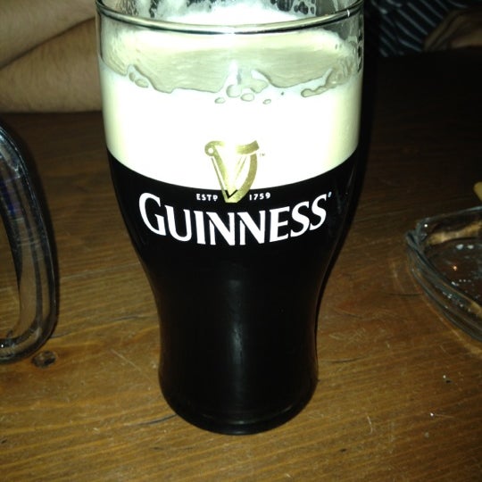 Photo taken at Dublin Beer &amp; Bites by Arturo M. on 7/13/2012