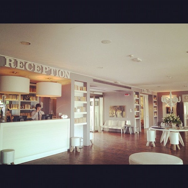 Das Foto wurde bei Hotel Excelsior von Federica P. am 7/26/2012 aufgenommen
