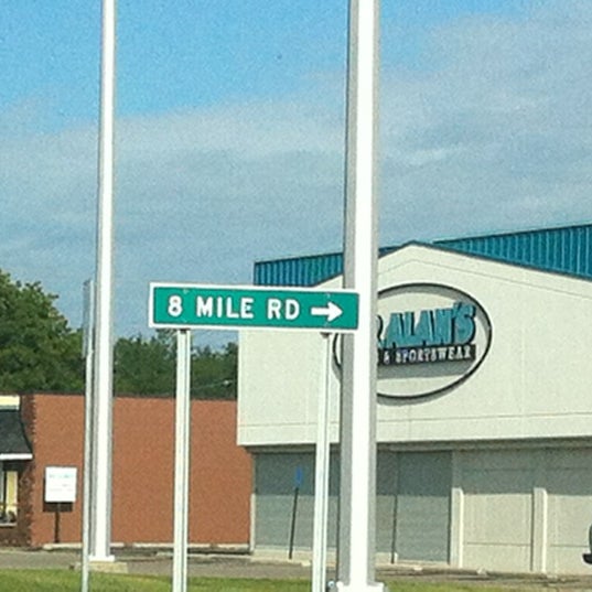 8 Mile & Kelly Roads Harper Woods, MI