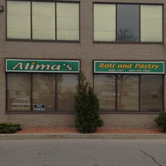 Foto diambil di Alima&#39;s Roti Shop oleh Sid F. pada 4/20/2012