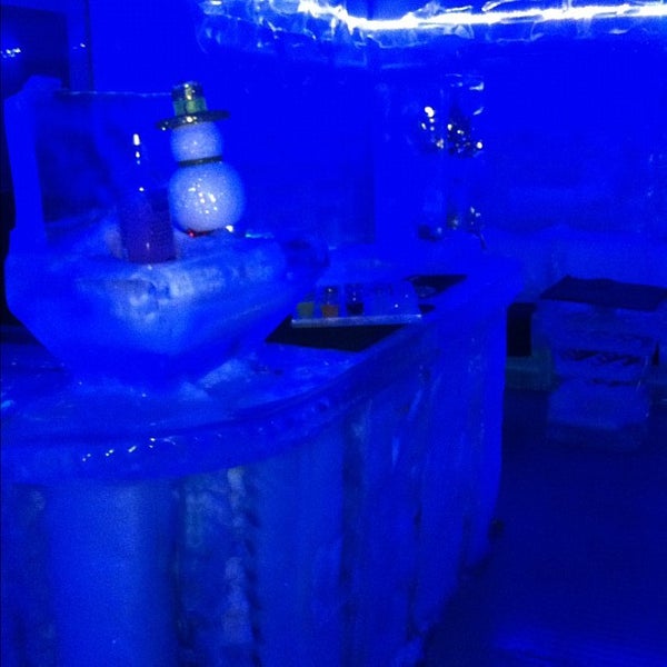 รูปภาพถ่ายที่ -5° Ice Bar Silom โดย Eric B. เมื่อ 6/12/2012