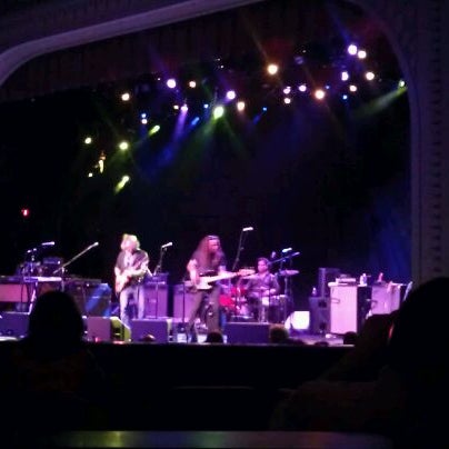 Foto tomada en The Northern Lights Theater  por Jessica J. el 2/16/2012