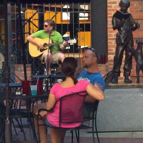 Jamie Free rocking the streets every Thursday and Saturday from 6-10pm
