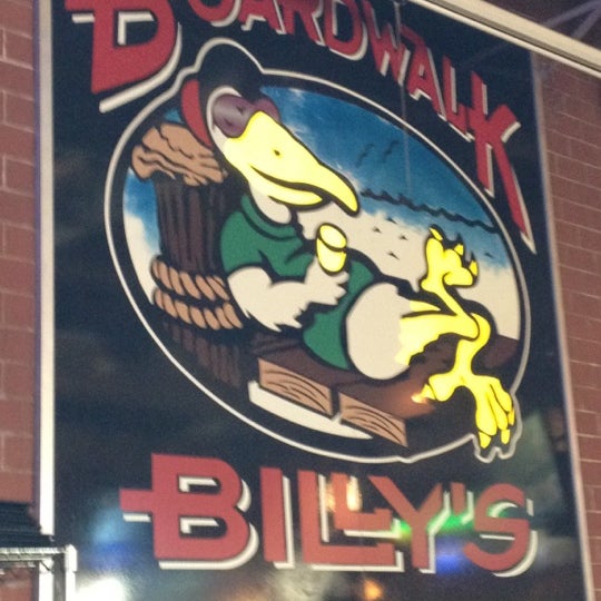 Foto scattata a Boardwalk Billy&#39;s Raw Bar &amp; Ribs Crown Point da Michele C. il 7/4/2012