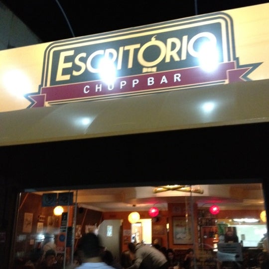 รูปภาพถ่ายที่ Escritório Chopp Bar โดย Rafael L. เมื่อ 7/14/2012