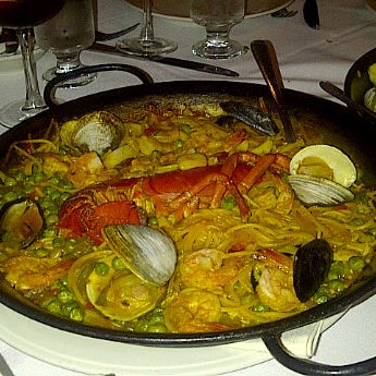 Снимок сделан в Marbella Restaurant пользователем Mariela R. 3/16/2012