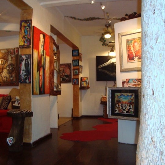6/21/2012에 Luis F.님이 Gastón Charó Gallery에서 찍은 사진