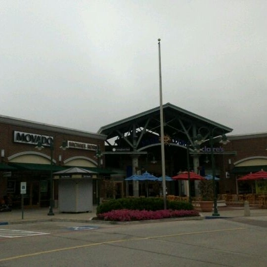Allen Premium Outlets - Outlet Mall in Allen