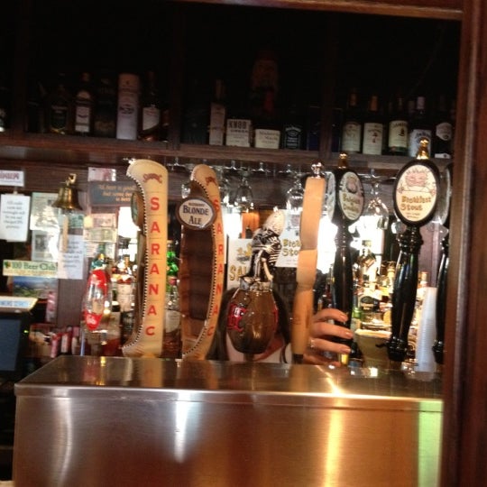 7/12/2012にAlan P.がNail Creek Pub &amp; Breweryで撮った写真