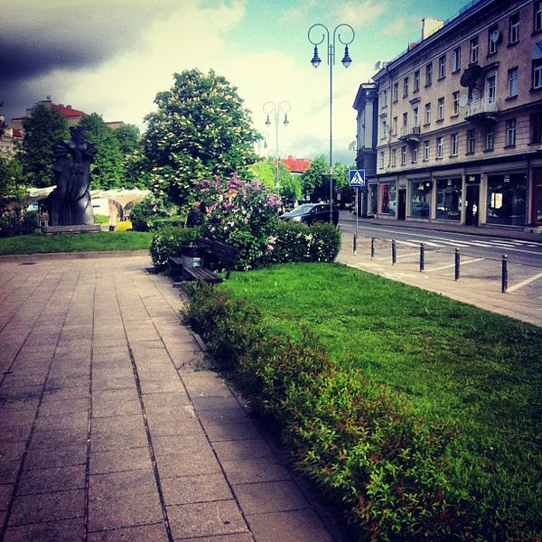 รูปภาพถ่ายที่ Vokiečių gatvė โดย T B. เมื่อ 5/18/2012