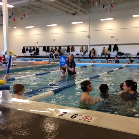Foto tirada no(a) Tom Dolan Swim School por Anthony W. em 3/11/2012