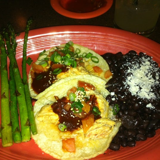 Foto tomada en Agave Cocina &amp; Tequila | Issaquah Highlands  por Deborah P. el 3/8/2012
