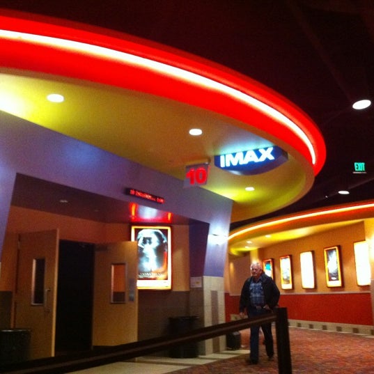 Regal Martin Village ScreenX & IMAX Cine en Lacey