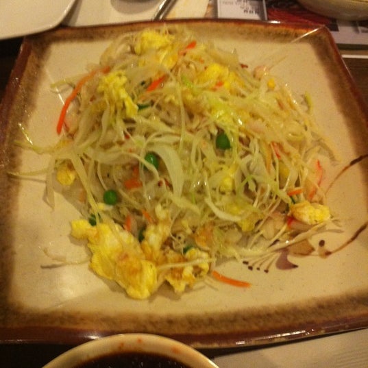 Photo prise au Song Cook&#39;s Authentic Korean Restaurant par Karen L. le2/19/2012