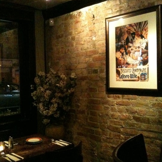 2/19/2012 tarihinde Andrew C.ziyaretçi tarafından Plum Pizzeria &amp; Bar'de çekilen fotoğraf