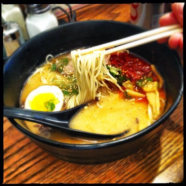 Рамен эстетика. Тони рамен гедза. Чжампон рамён. Мисо рамен со свининой. Рамен в новосибирске.