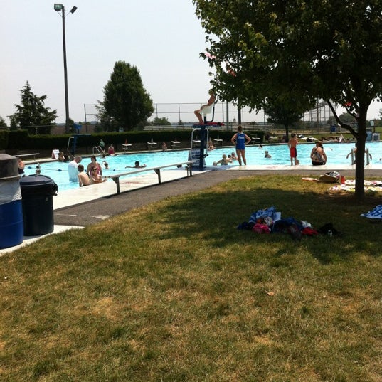 new holland community pool