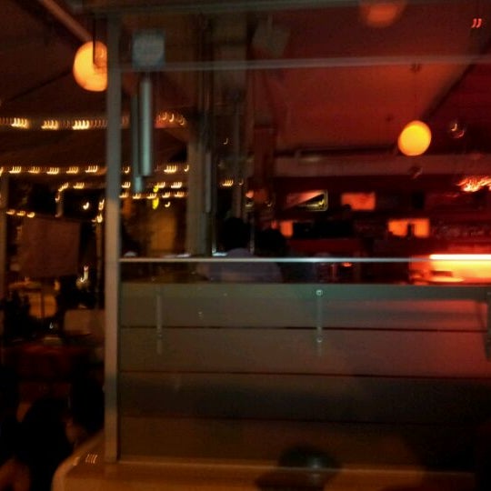 Foto tirada no(a) Blondie Restaurante Bar por Alexander M. em 4/15/2012
