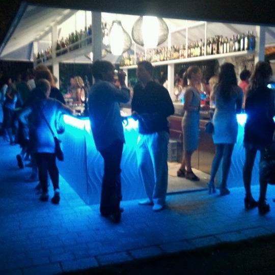 7/13/2012にAlex V.がPandora New Concept Barで撮った写真