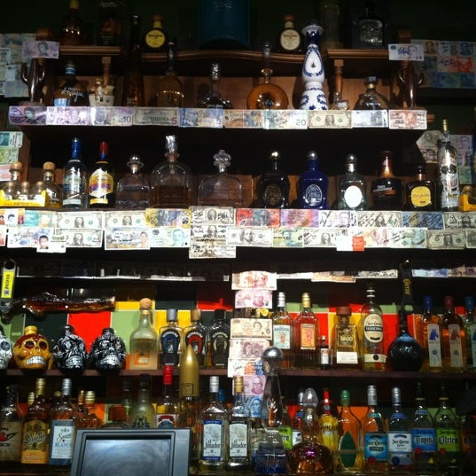 Das Foto wurde bei Little Mexico Cantina &amp; Tequila Bar von marco jose a. am 9/12/2012 aufgenommen
