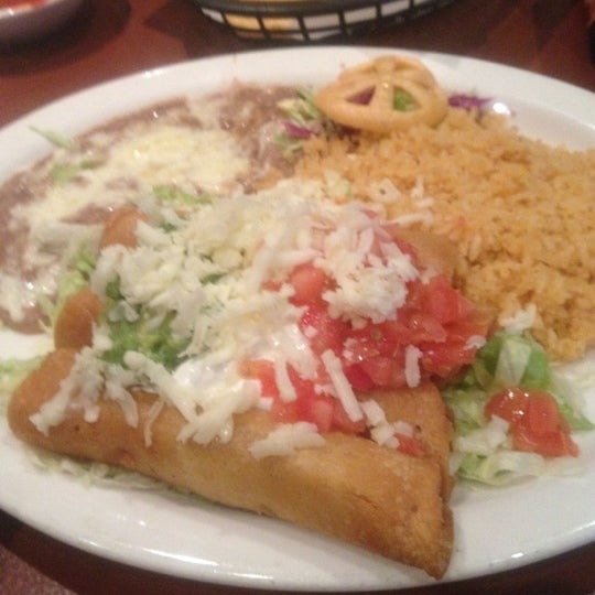 Photo taken at Murrieta&#39;s Mexican Restaurant and Cantina by Elie E. on 5/30/2012