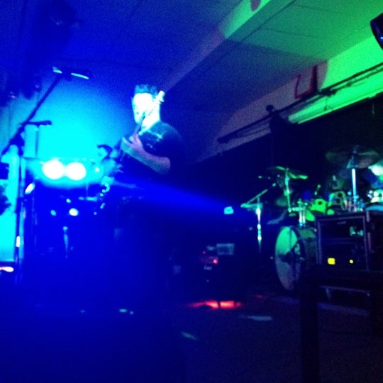 Zanderz Night Club Sports Bar In Plum