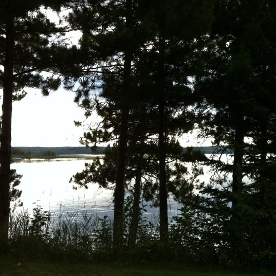 Das Foto wurde bei Madden&#39;s On Gull Lake von PAMLYN H. am 8/18/2012 aufgenommen