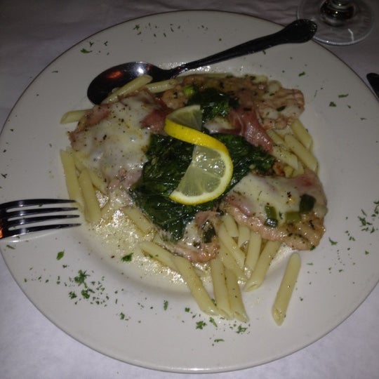 Photo taken at Enza&#39;s Italian Restaurant by Derrick O. on 2/18/2012
