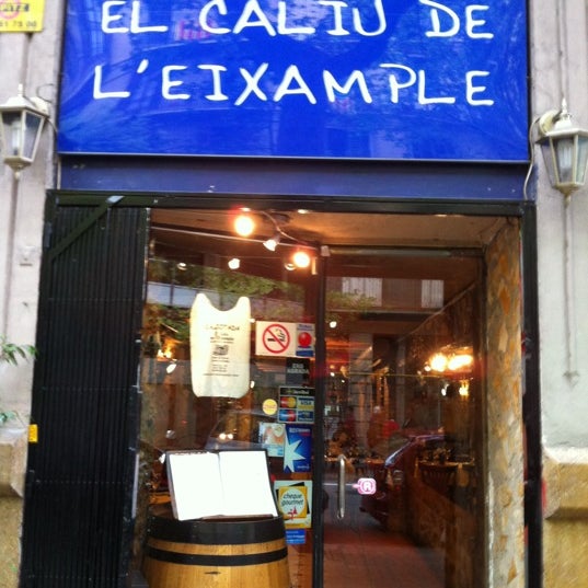 รูปภาพถ่ายที่ El Caliu de l&#39;Eixample โดย Carmen M. เมื่อ 4/22/2012