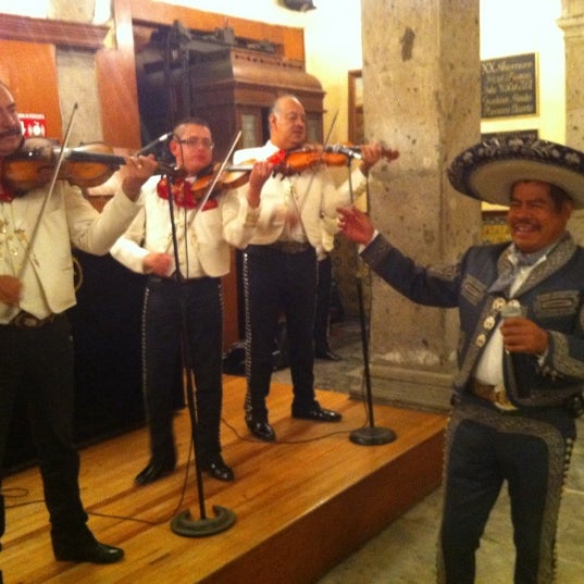 3/3/2012 tarihinde Rigo O.ziyaretçi tarafından Hotel Francés'de çekilen fotoğraf