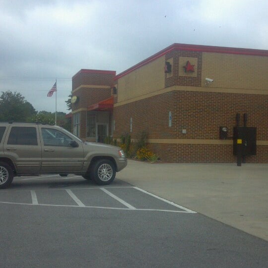 Bojangles' Famous Chicken 'n Biscuits Fast Food Restaurant in Ahoskie