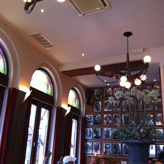 4/15/2012 tarihinde JY G.ziyaretçi tarafından Café Restaurant Central'de çekilen fotoğraf