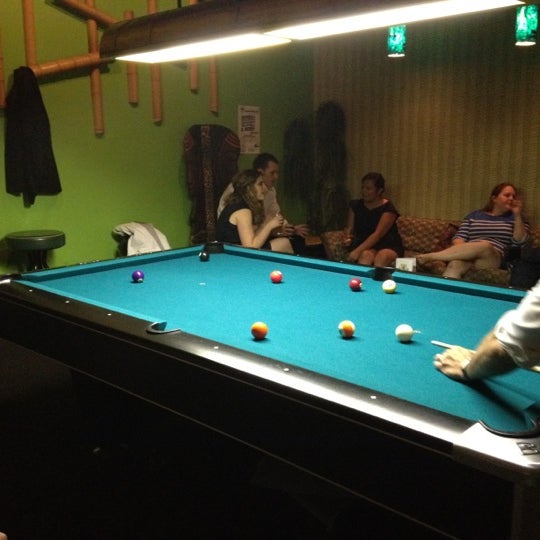 7/14/2012 tarihinde Carolynziyaretçi tarafından Continental Modern Pool Lounge'de çekilen fotoğraf