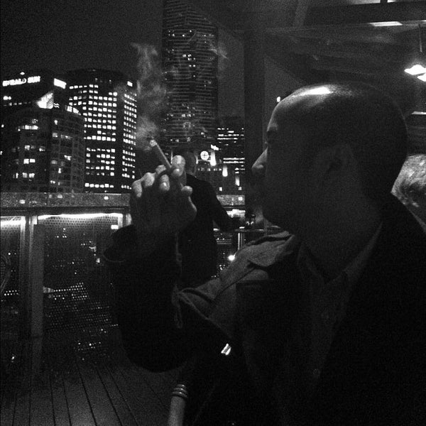 9/2/2012にDen H.がTransit Cocktail Loungeで撮った写真