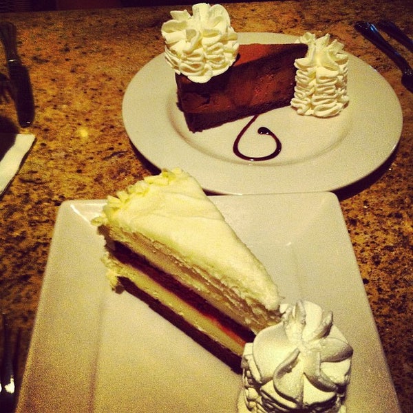 The Cheesecake Factory Camelback East'da Amerikan Restoranı