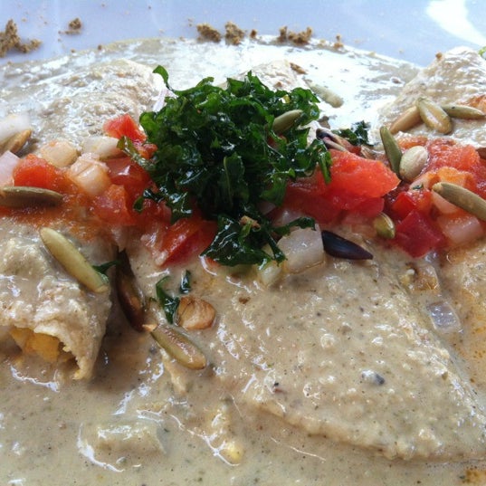 รูปภาพถ่ายที่ Yaxche•Arte Culinario Maya โดย Tanya M. เมื่อ 4/9/2012