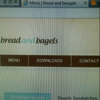 Foto tirada no(a) Bread and Bagels por L B. em 6/4/2012