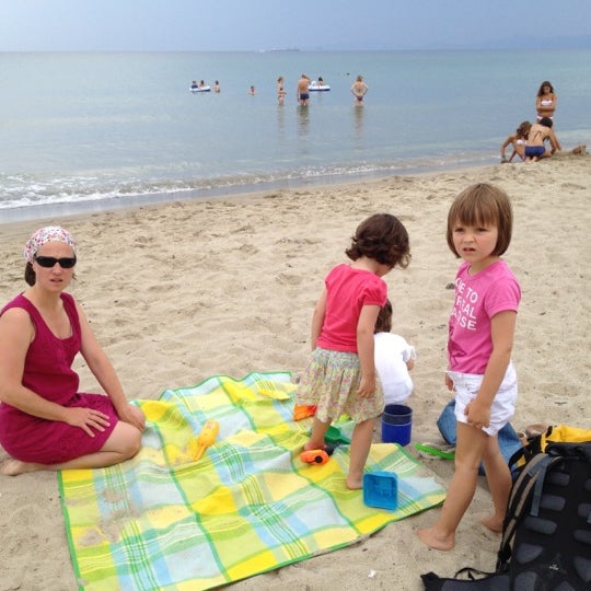 Foto scattata a Spiaggia Della Sterpaia da Till G. il 7/24/2012