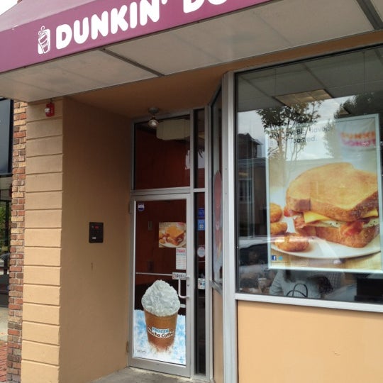 Dunkin Donut Shop In Englewood