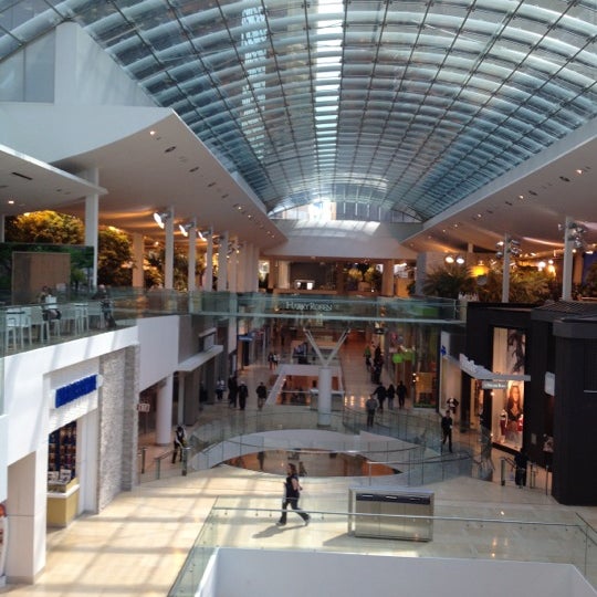 Das Foto wurde bei The CORE Shopping Centre von Michael G. am 5/18/2012 aufgenommen
