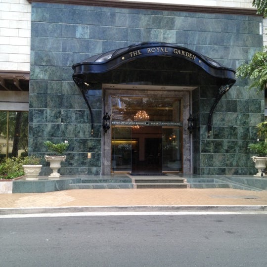 Photo taken at Royal Garden at Waikiki Hotel by Edward L. on 3/19/2012