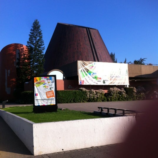 Das Foto wurde bei Planetario Universidad de Santiago de Chile von Basilio S. am 6/4/2012 aufgenommen