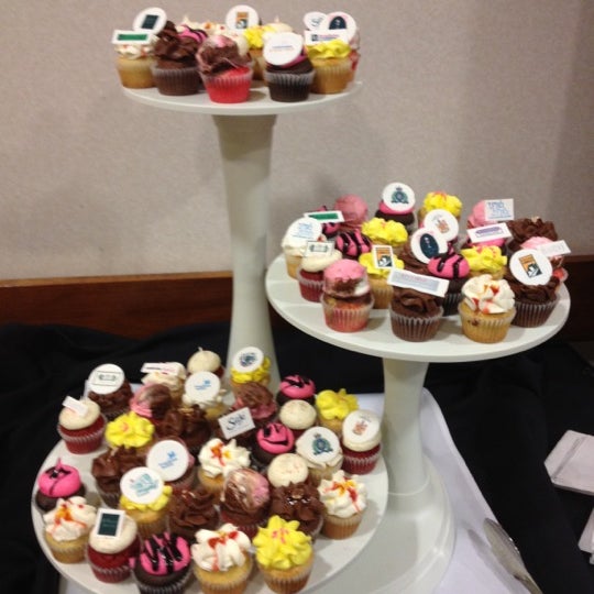 Снимок сделан в Cascades Casino | Hotel | Conference Centre пользователем Frosting Cupcakery &amp; Bake Shop 5/24/2012