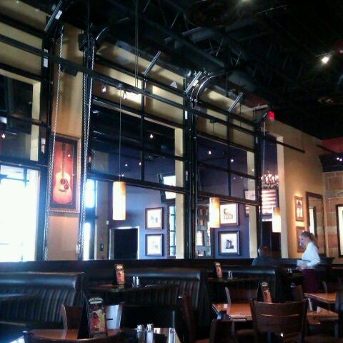 Photo taken at BJ&#39;s Restaurant &amp; Brewhouse by Kia F. on 3/15/2012